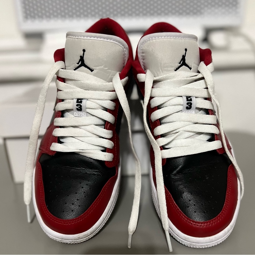 Wmns Air Jordan 1Low size 7